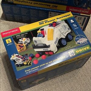 RC Power Sweeper - White and Blue